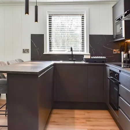 Willow * Ingleton (North Yorkshire)